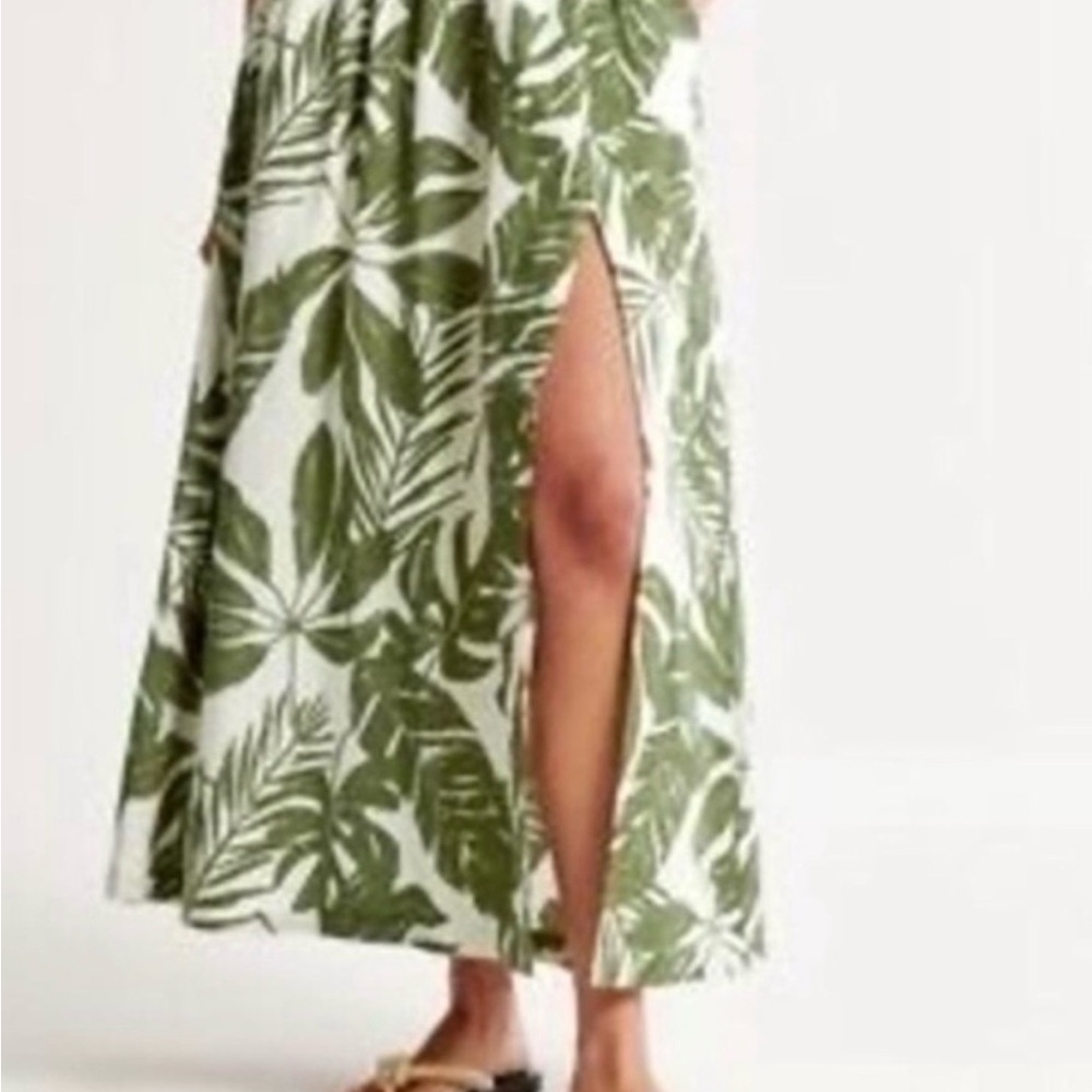 Abercrombie and Fitch Tropical Green Leaf Side-Slit Maxi Skirt